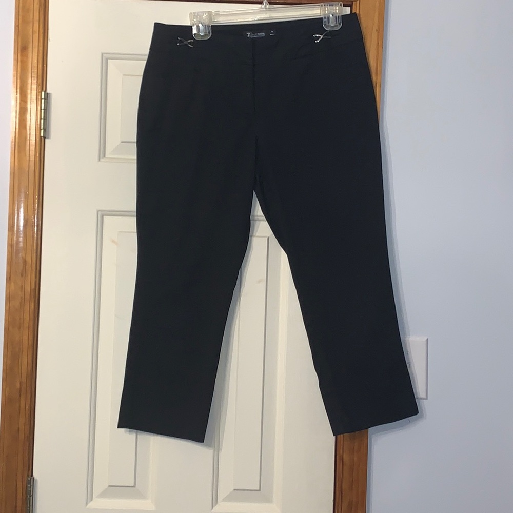 Black Capri pants from New York & Company